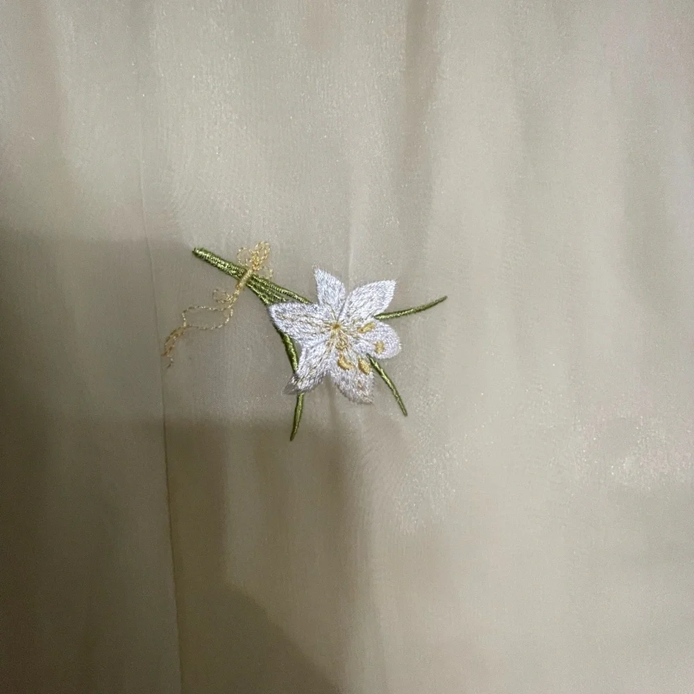 Elegant Cream Floral Cheongsam - Picture 5 of 5